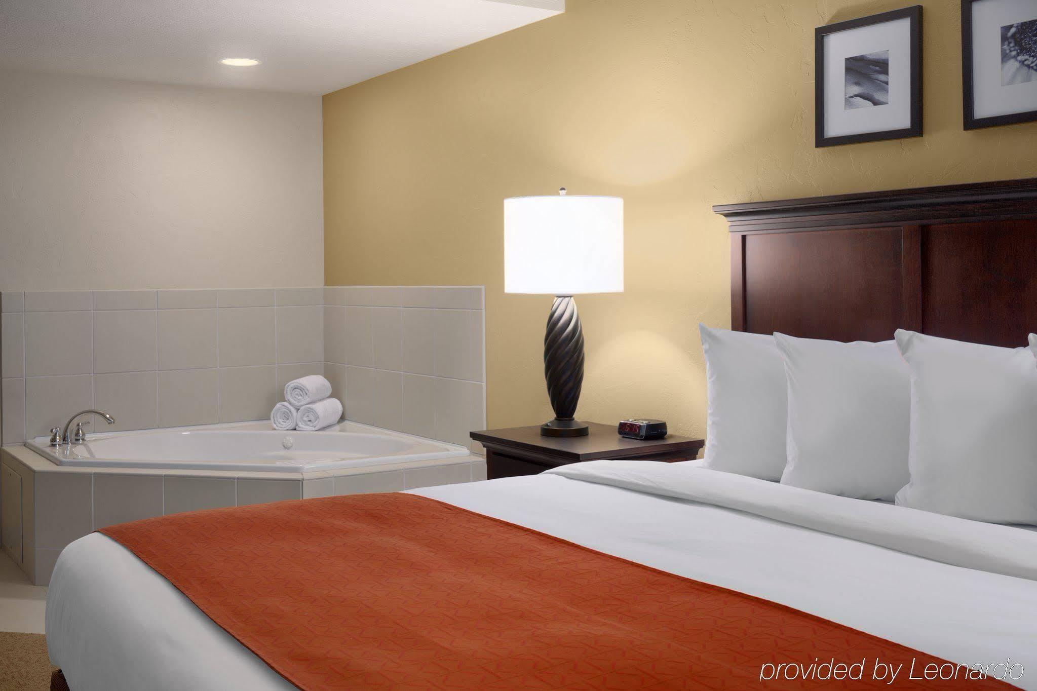 Comfort Inn & Suites Dover Екстериор снимка