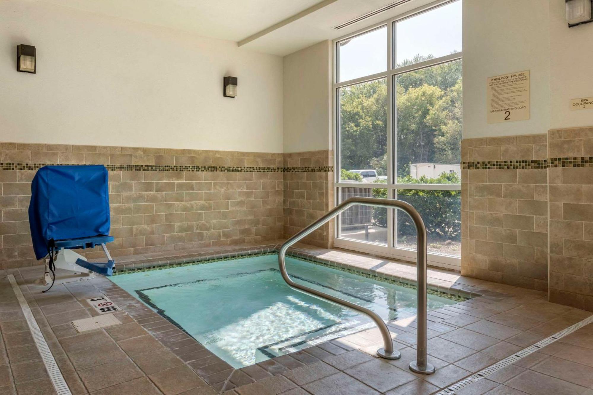 Comfort Inn & Suites Dover Екстериор снимка