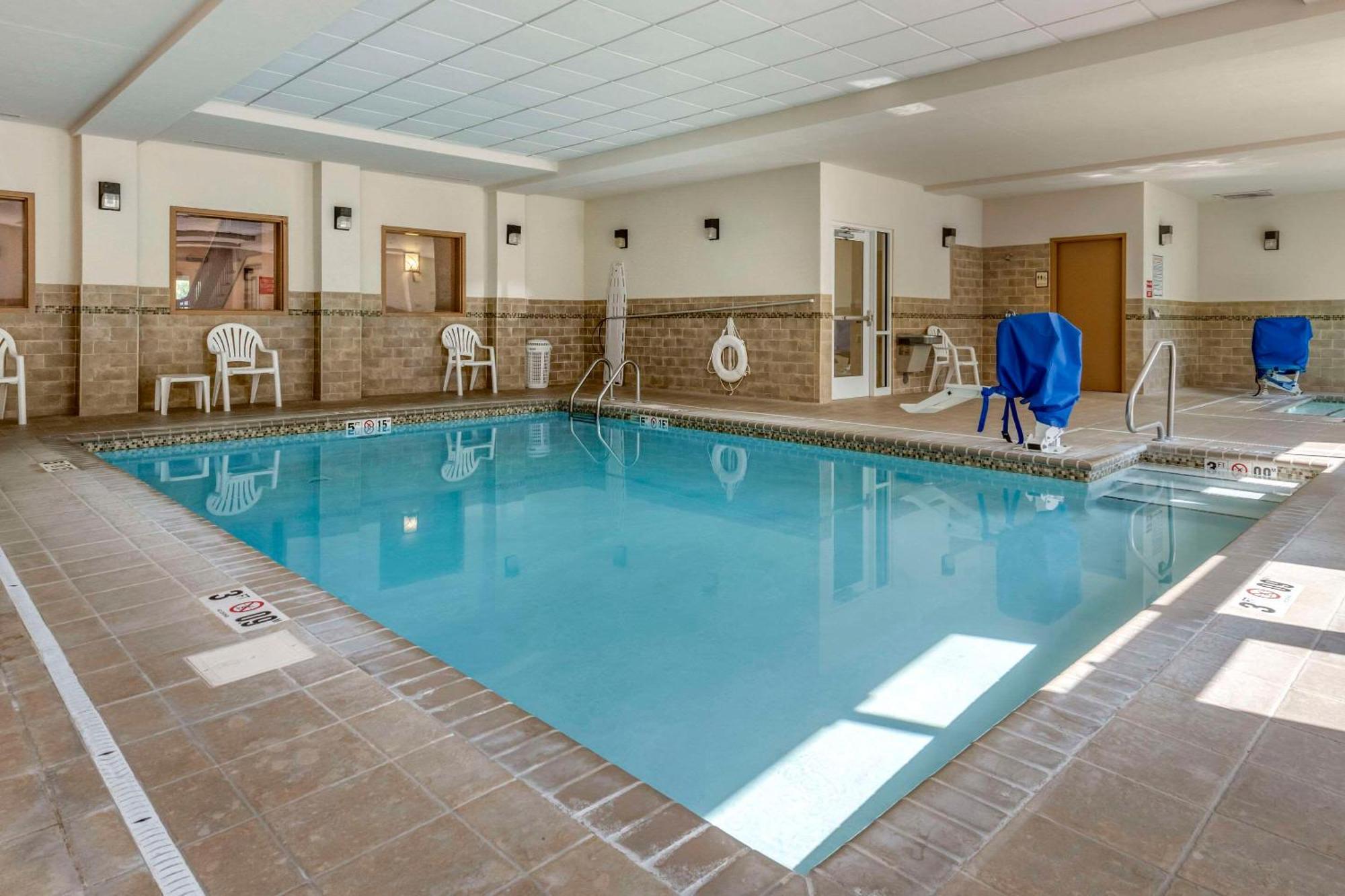 Comfort Inn & Suites Dover Екстериор снимка